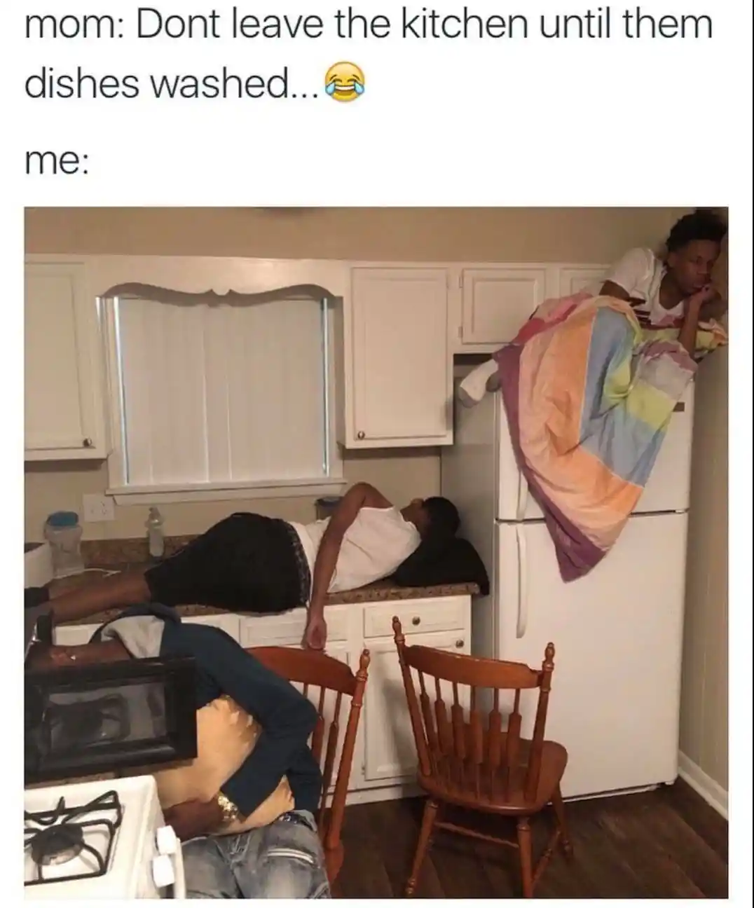 Dish washing meme people hide in kitchen