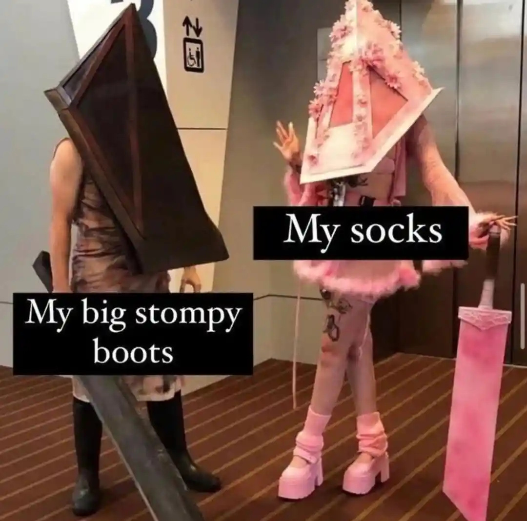 Pyramid head meme show boots and socks